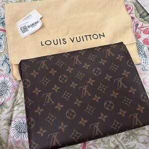 Louis Vuitton Monogram Clutch
